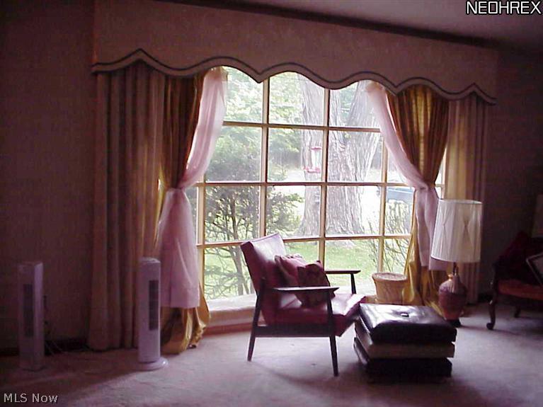 537 Button Road Bedford, OH 44146 - Photo 3 of 12 Gallery Image 3