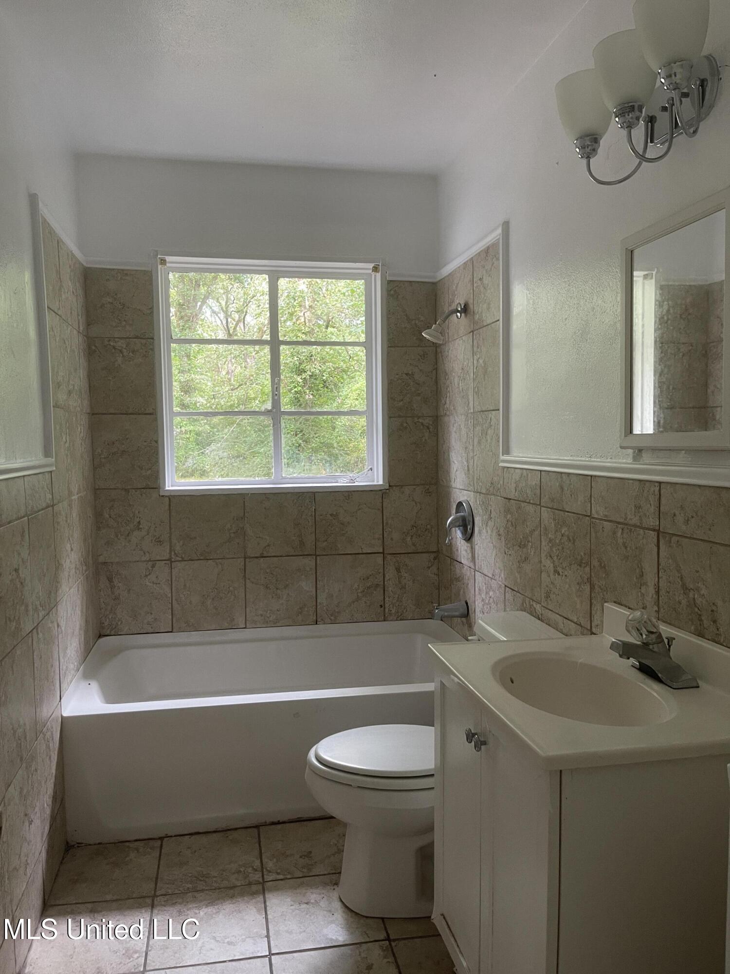 2938 Oak Forest Drive Jackson, MS 39212 - Photo 14 of 25 IMG_6398