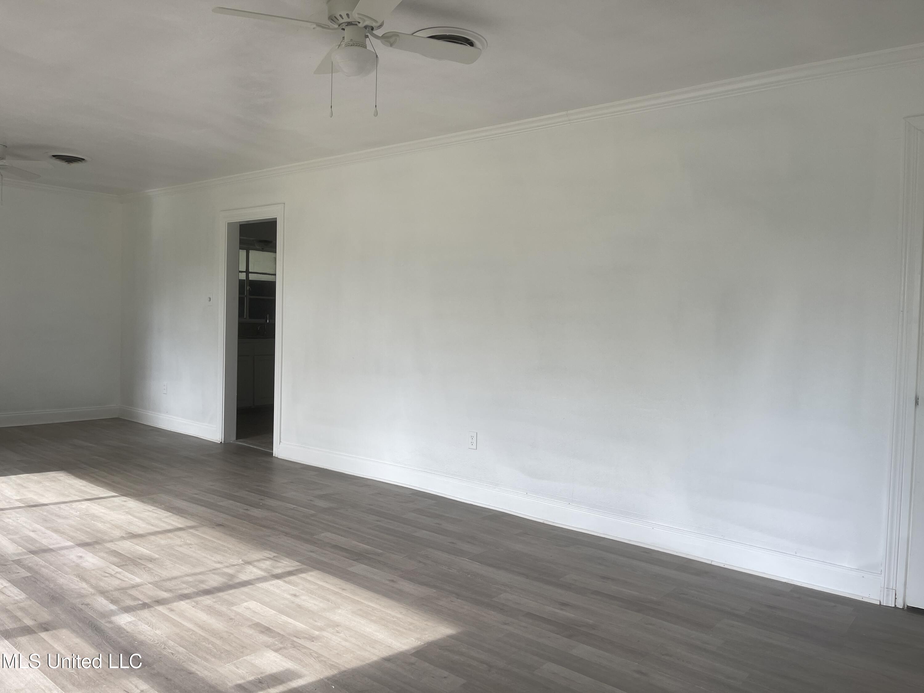 2938 Oak Forest Drive Jackson, MS 39212 - Photo 3 of 25 IMG_6390