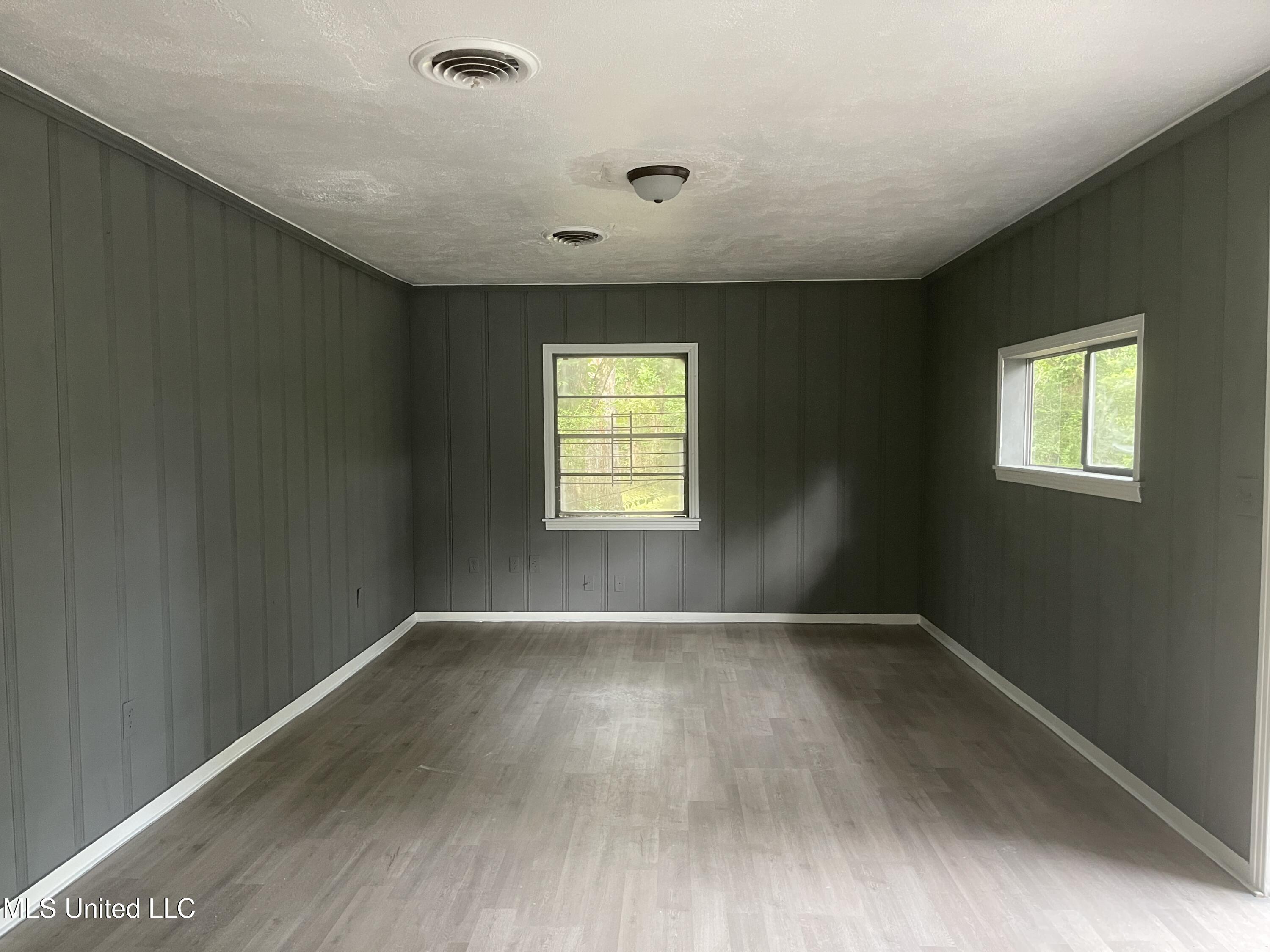 2938 Oak Forest Drive Jackson, MS 39212 - Photo 10 of 25 IMG_6392