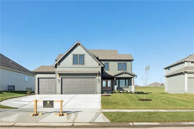 $650,000 | 1916 Longview Drive, Liberty, MO 64068