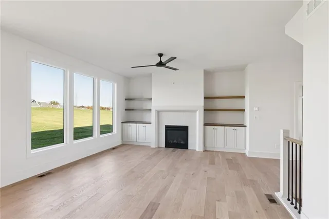 $640,000 | 1916 Longview Drive, Liberty, MO 64068