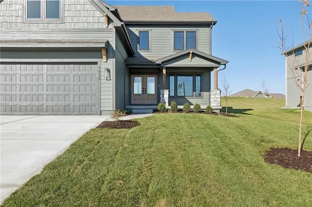 $650,000 | 1916 Longview Drive, Liberty, MO 64068