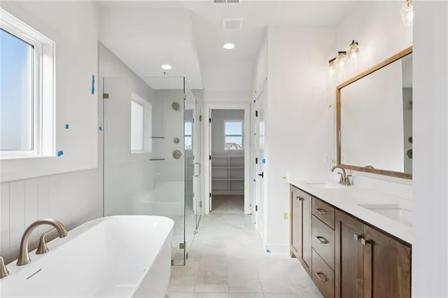 $650,000 | 1916 Longview Drive, Liberty, MO 64068