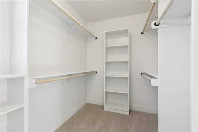 $640,000 | 1916 Longview Drive, Liberty, MO 64068