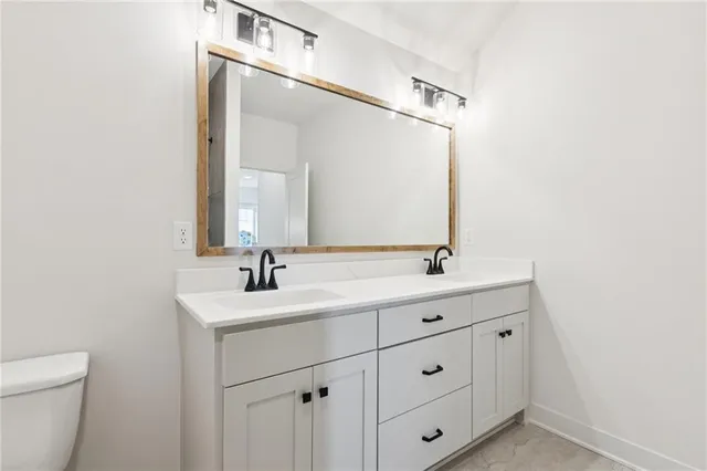 $640,000 | 1916 Longview Drive, Liberty, MO 64068