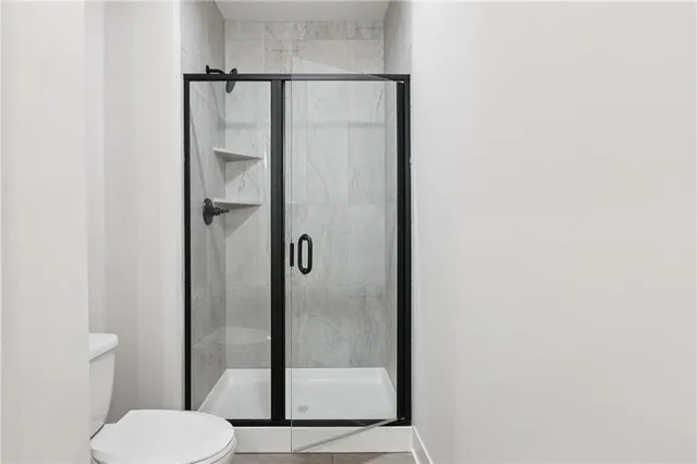 $640,000 | 1916 Longview Drive, Liberty, MO 64068