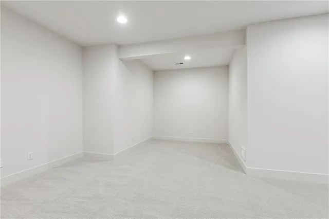 $650,000 | 1916 Longview Drive, Liberty, MO 64068