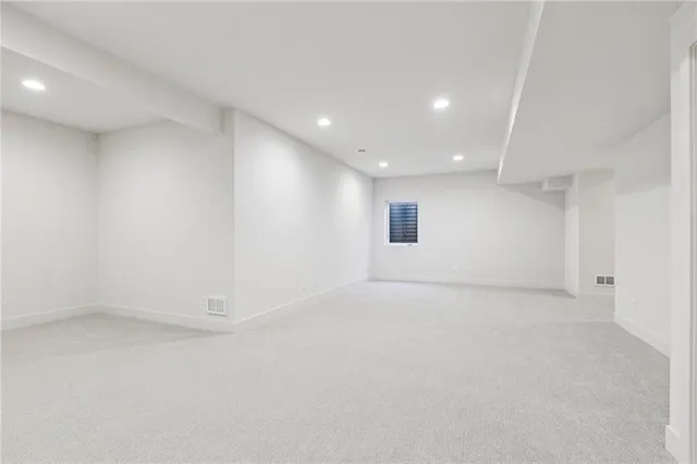 $650,000 | 1916 Longview Drive, Liberty, MO 64068