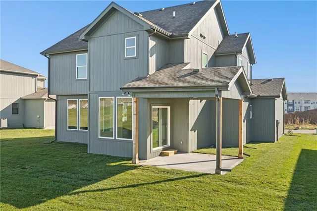 $650,000 | 1916 Longview Drive, Liberty, MO 64068