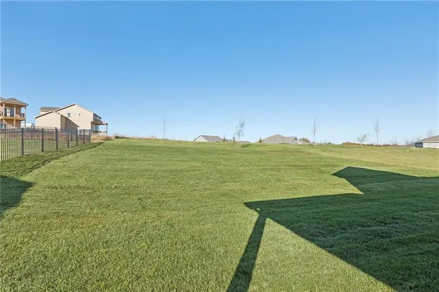 $640,000 | 1916 Longview Drive, Liberty, MO 64068