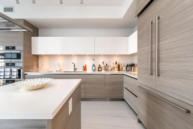 $11,900 | 155 East Boca Raton Road, Unit 614, Boca Raton, FL 33432