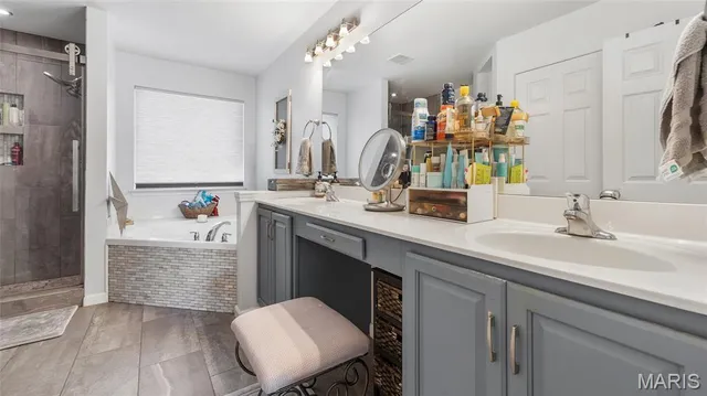 $469,000 | 125 Pine Needle Drive, Wentzville, MO 63385