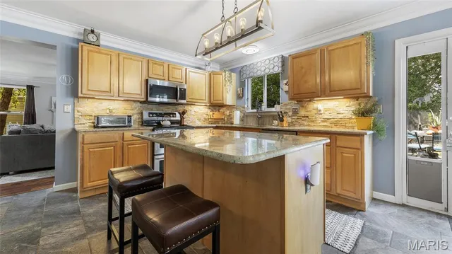 $469,000 | 125 Pine Needle Drive, Wentzville, MO 63385