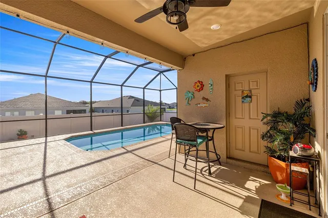 a view of a livingroom with furniture