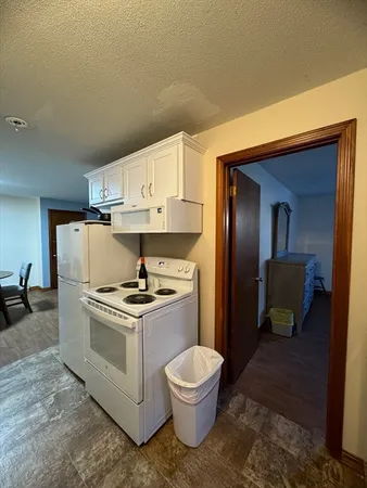 $1,250 | 297 Ashland Avenue, Unit 19, Southbridge, MA 01550