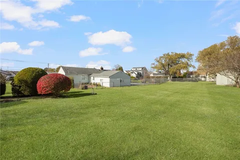 $1,195,000 | 118 Wolcott Avenue, Middletown, RI 02842