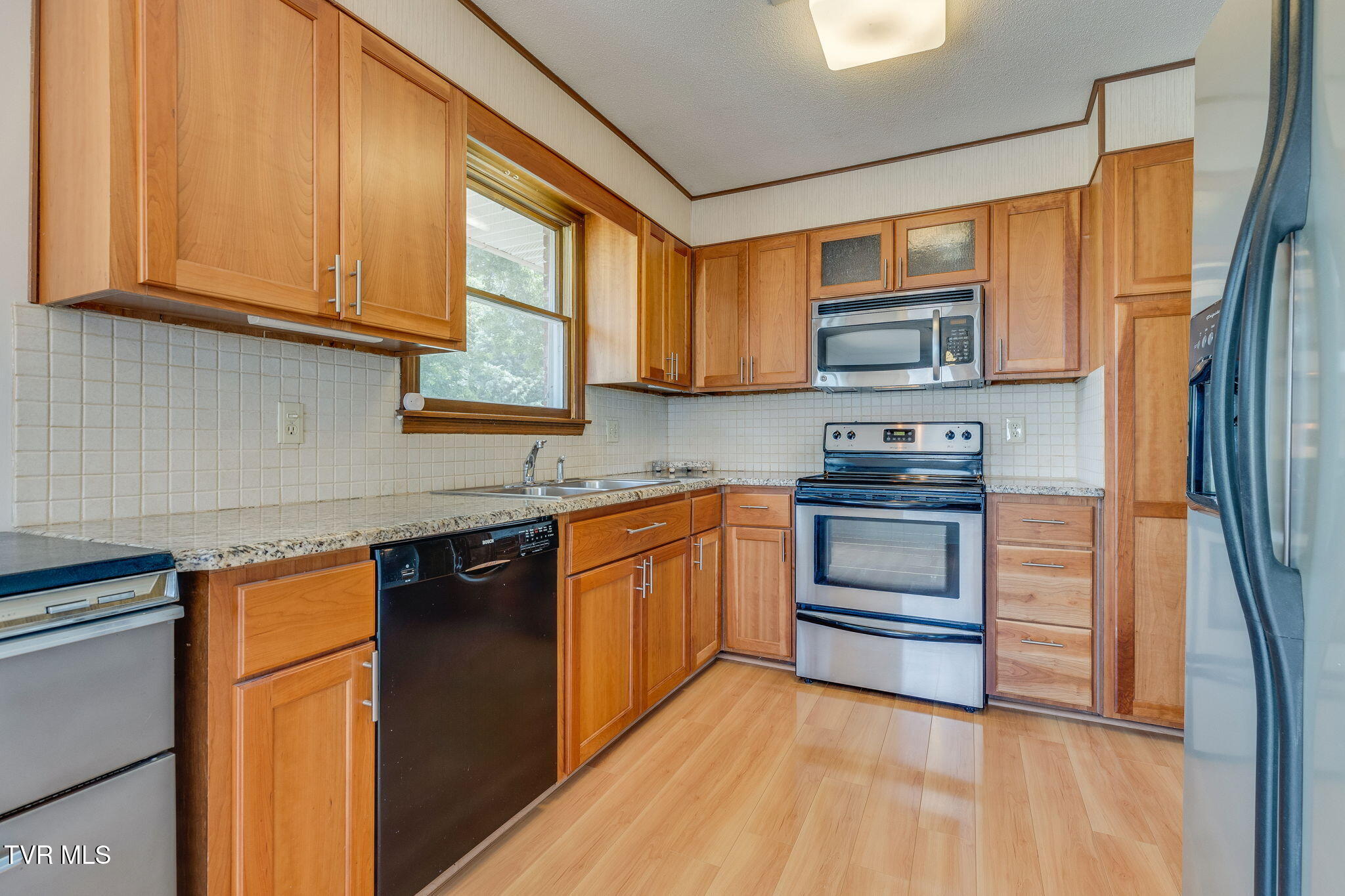 708 Hill Road Kingsport, TN 37664 - Photo 12 of 44 012