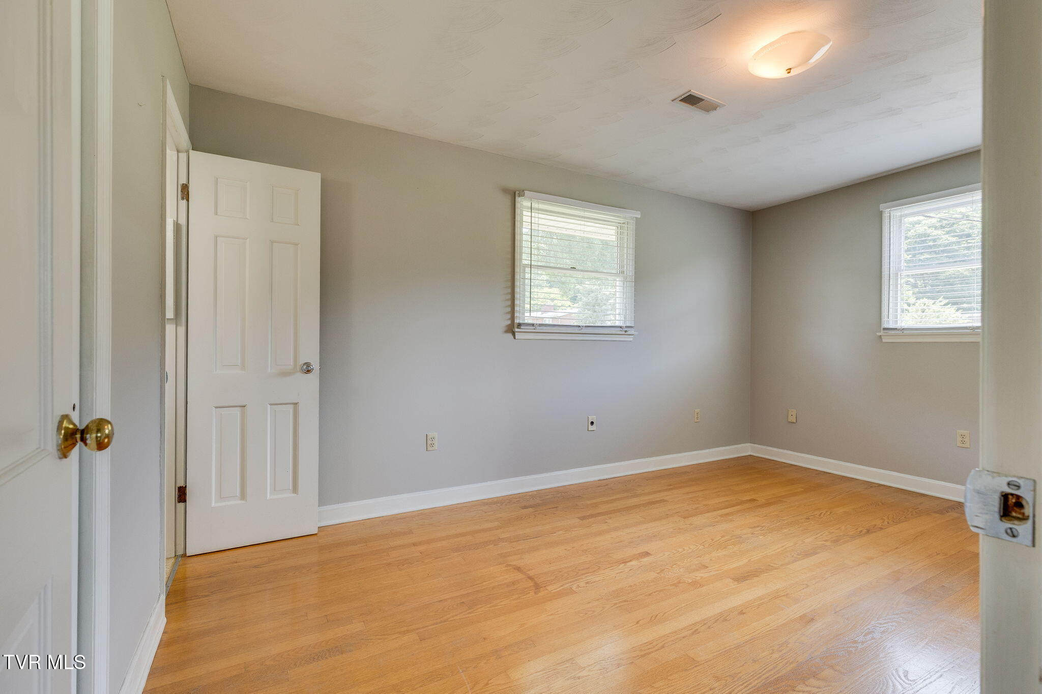 708 Hill Road Kingsport, TN 37664 - Photo 16 of 44 015