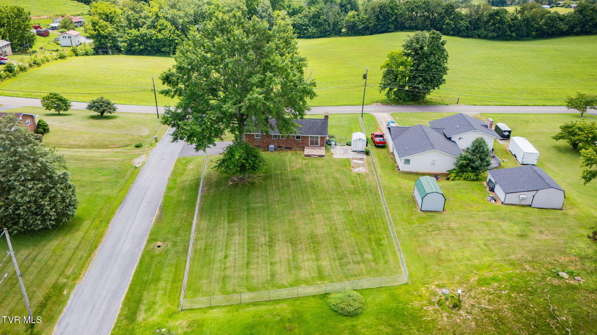 708 Hill Road Kingsport, TN 37664 - Photo 2 of 44 103