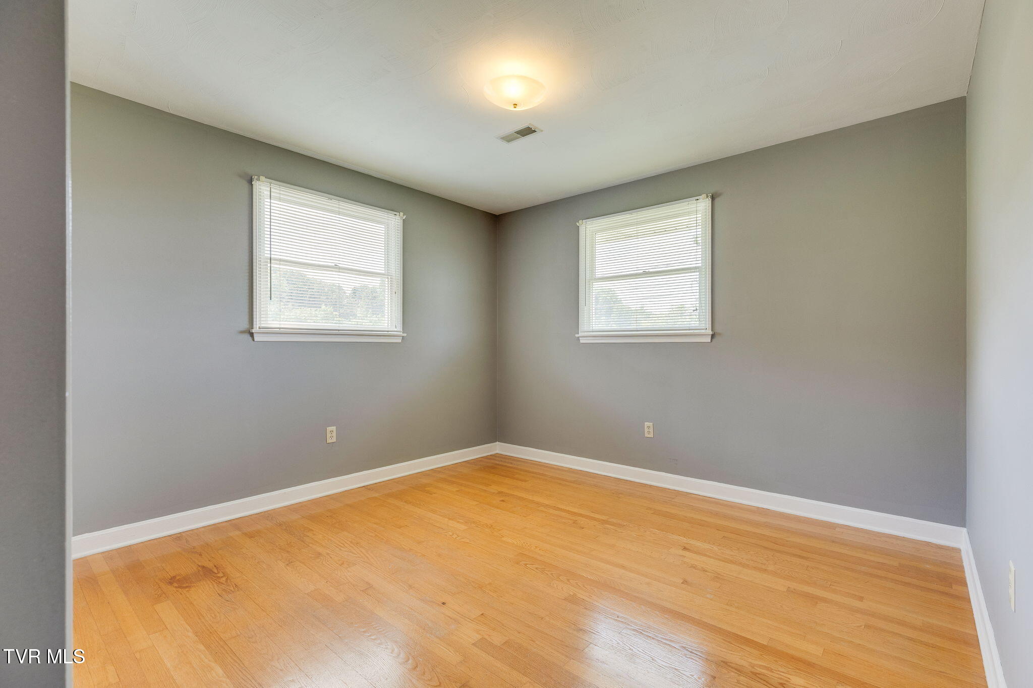 708 Hill Road Kingsport, TN 37664 - Photo 24 of 44 023