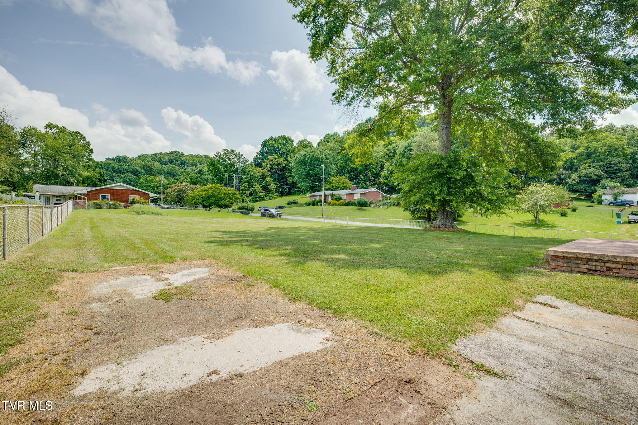 708 Hill Road Kingsport, TN 37664 - Photo 36 of 44 034