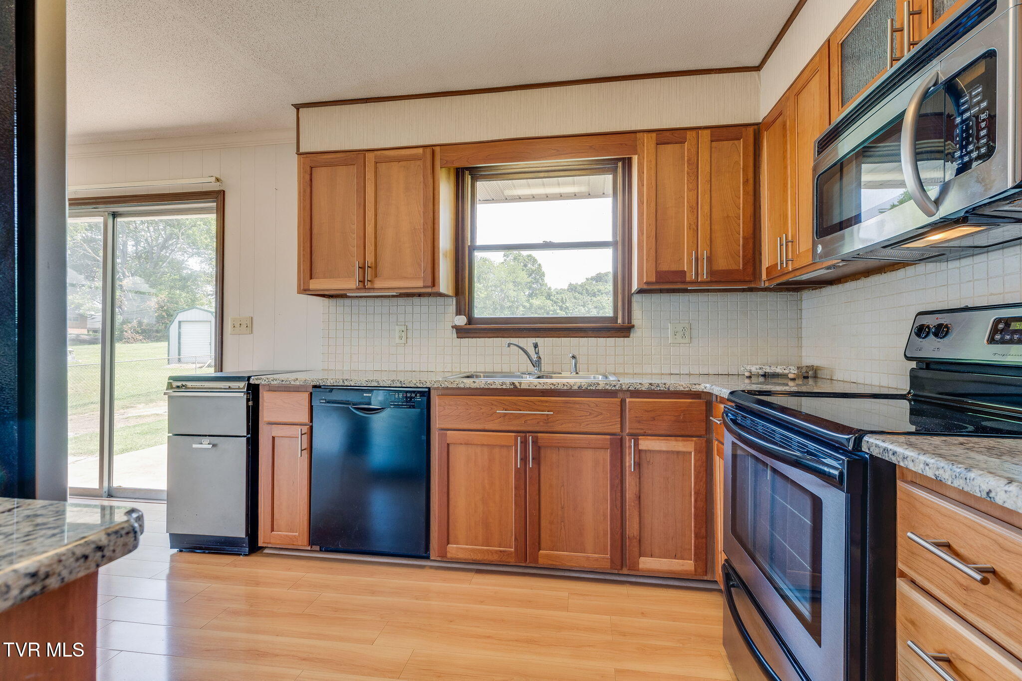 708 Hill Road Kingsport, TN 37664 - Photo 10 of 44 010
