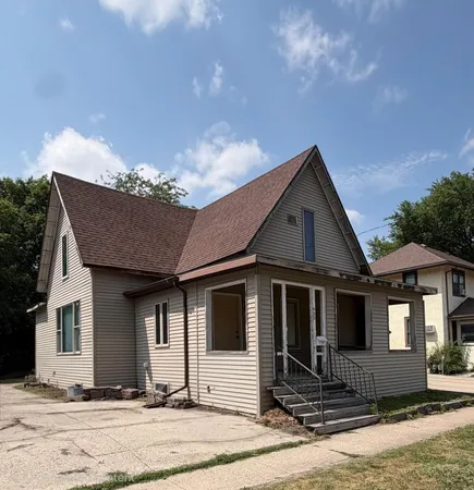 $198,900 | 409 9th Street South, Fargo, ND 58103