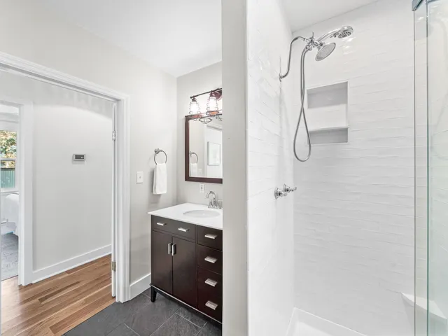 a en suite bathroom with a shower