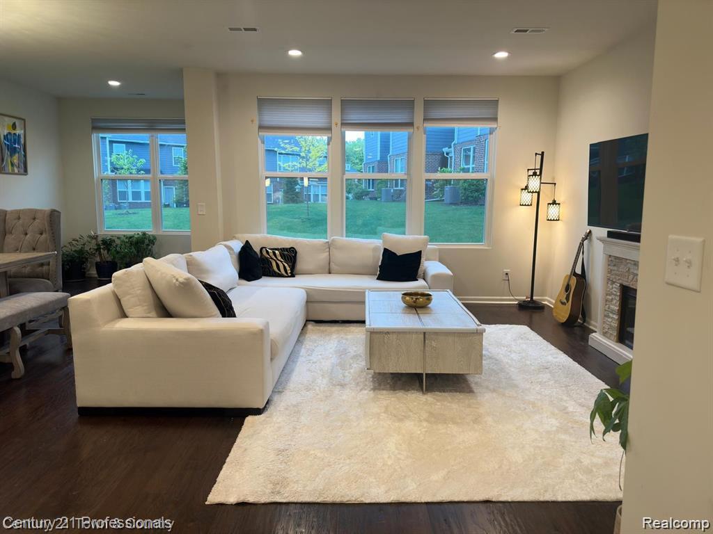 43637 Prospect Lane Novi, MI 48375 - Photo 8 of 13