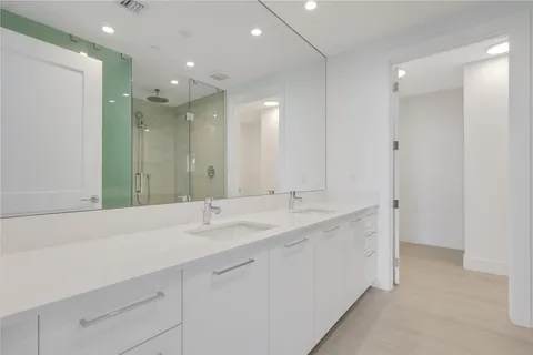 $1,950,000 | 151 North Seabreeze Boulevard, Unit 903E, Fort Lauderdale, FL 33304