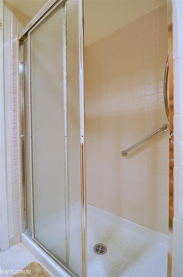 1646 Sumac Drive Rochester, MI 48309 - Photo 18 of 37 50029361-18.JPG