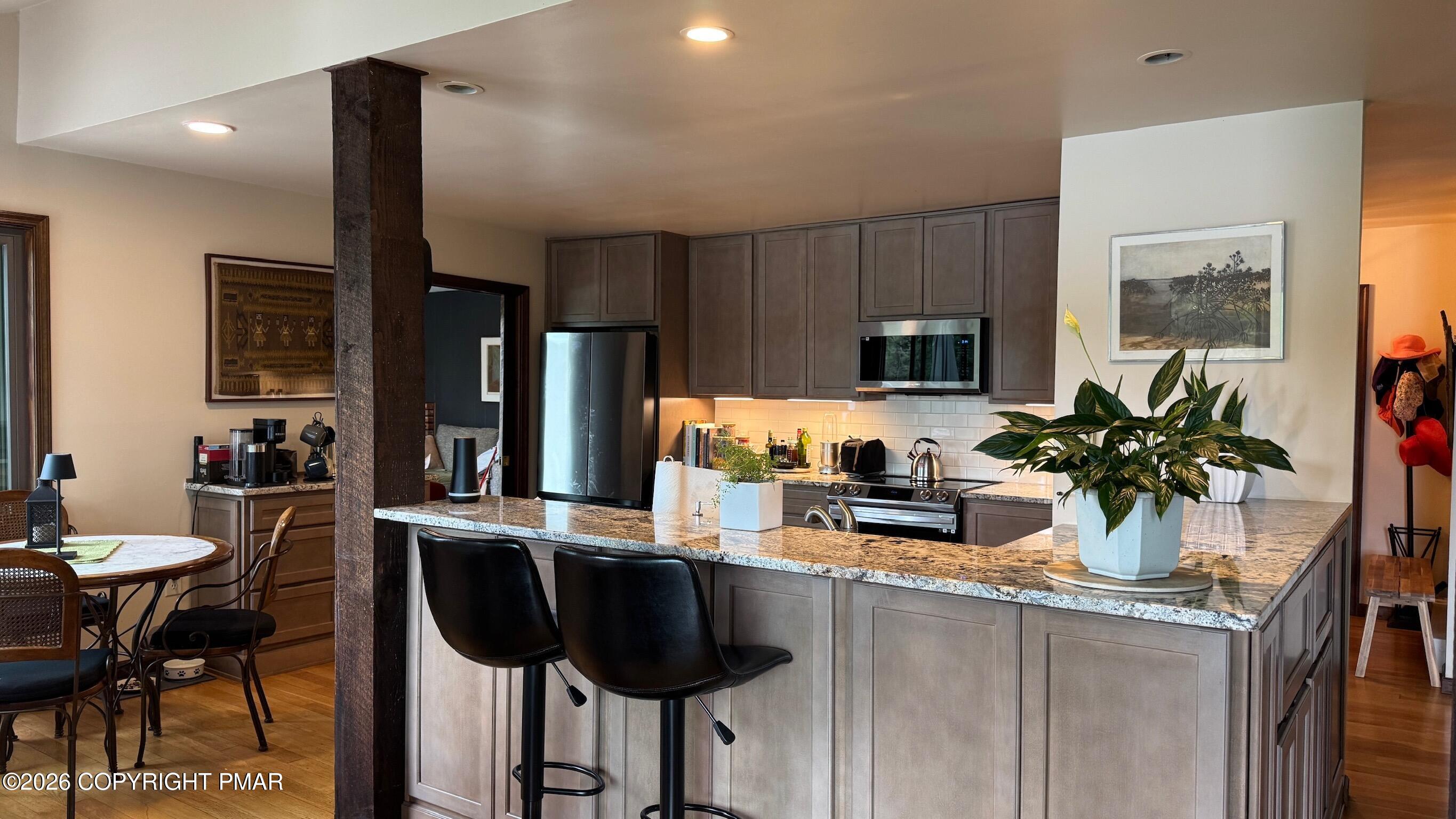 136 Birch Ledge Road Canadensis, PA 18325 - Photo 9 of 48 Kitchen