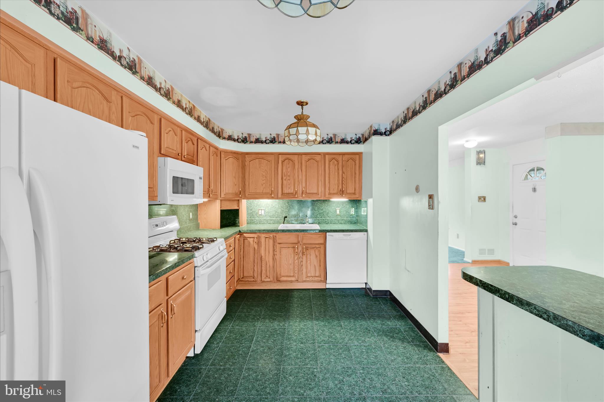 110 Greendale Road Philadelphia, PA 19154 - Photo 9 of 32 Kitchen