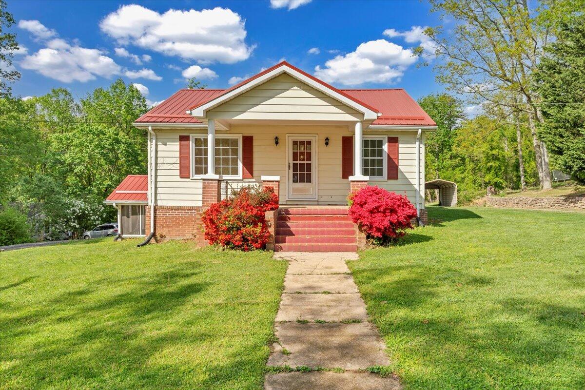 1054 Martin McNeil Road Salem, VA 24153 - Photo 1 of 32 01-MIB02736