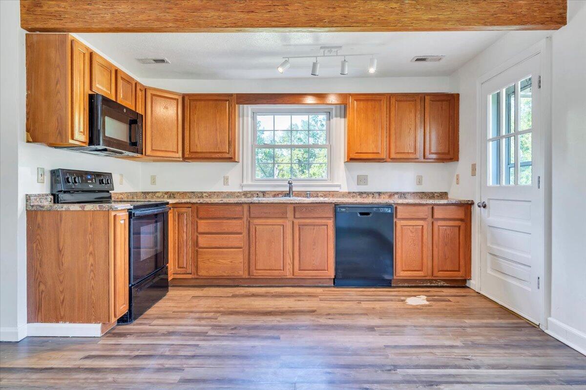 1054 Martin McNeil Road Salem, VA 24153 - Photo 11 of 32 09-MIB02673