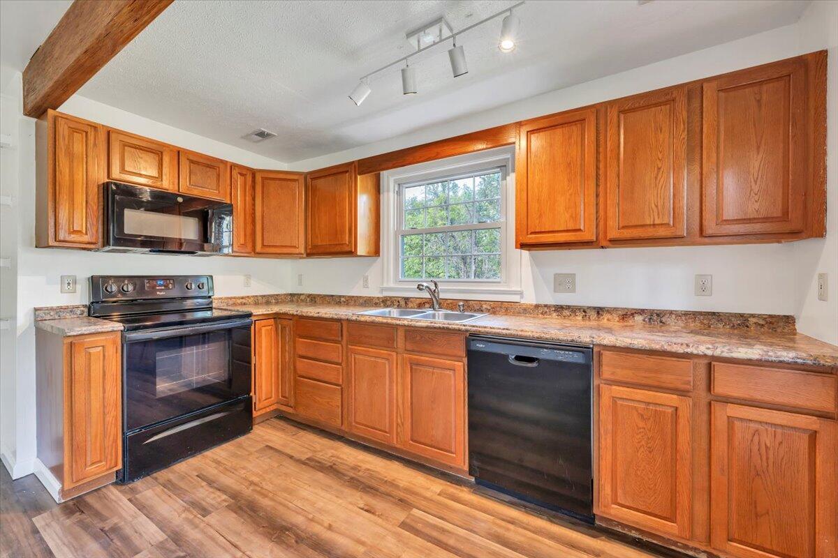 1054 Martin McNeil Road Salem, VA 24153 - Photo 13 of 32 11-MIB02682