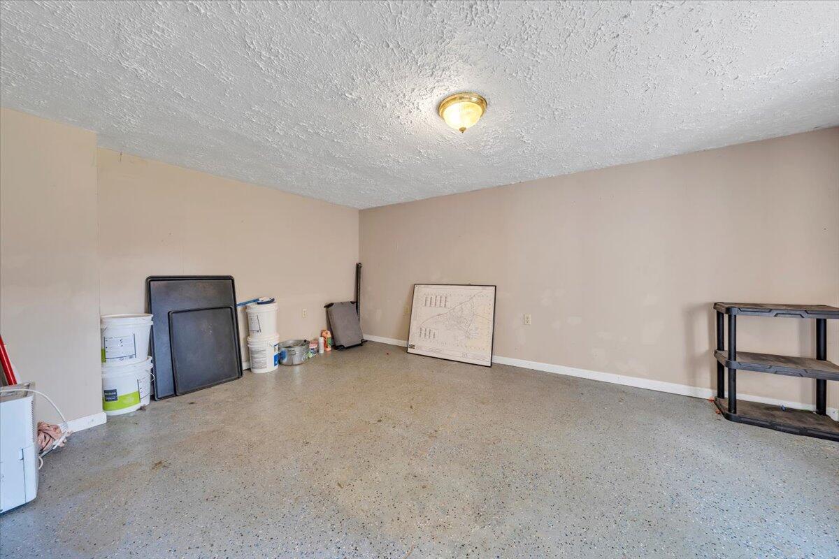 1054 Martin McNeil Road Salem, VA 24153 - Photo 25 of 32 23-MIB02703