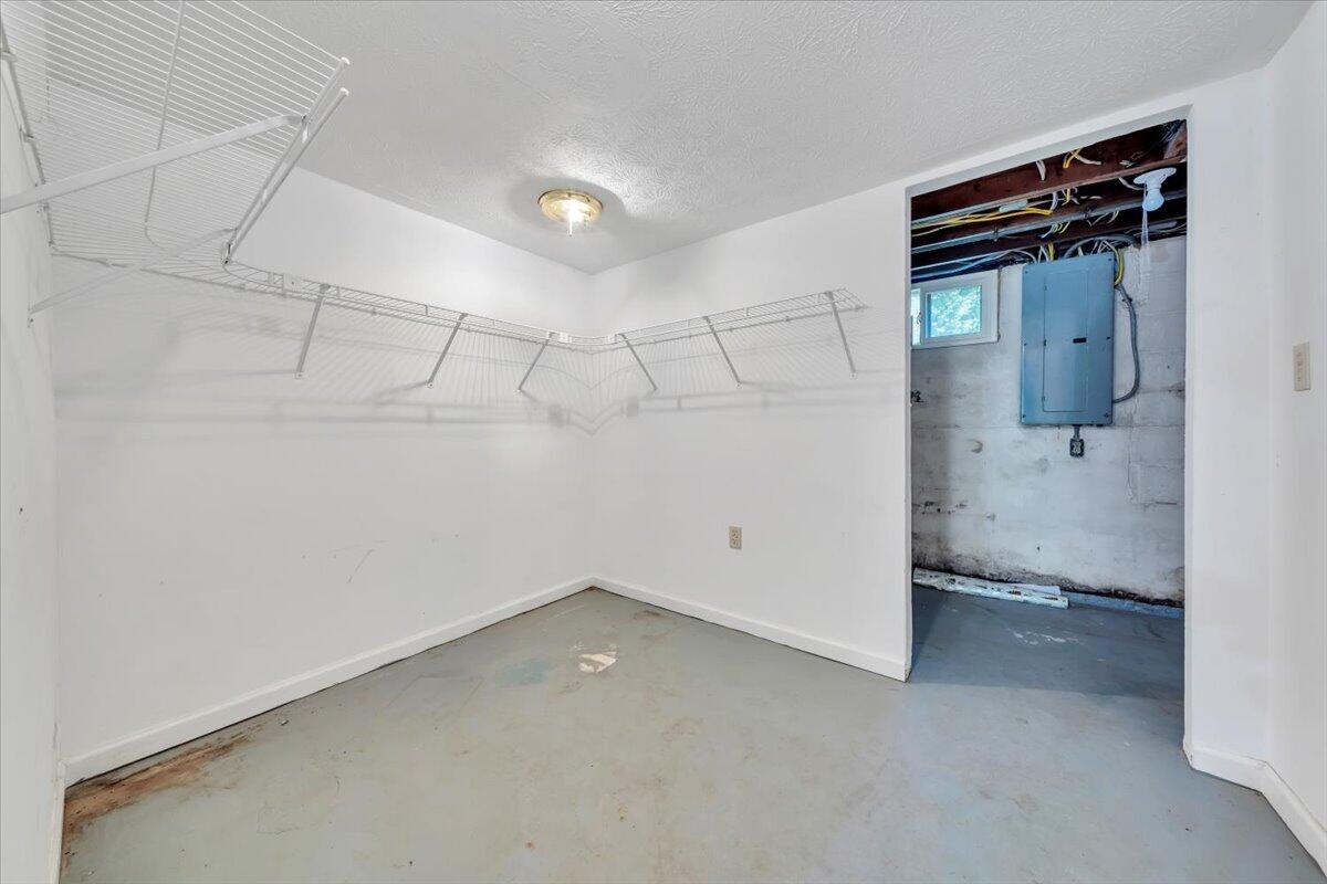 1054 Martin McNeil Road Salem, VA 24153 - Photo 26 of 32 24-MIB02709