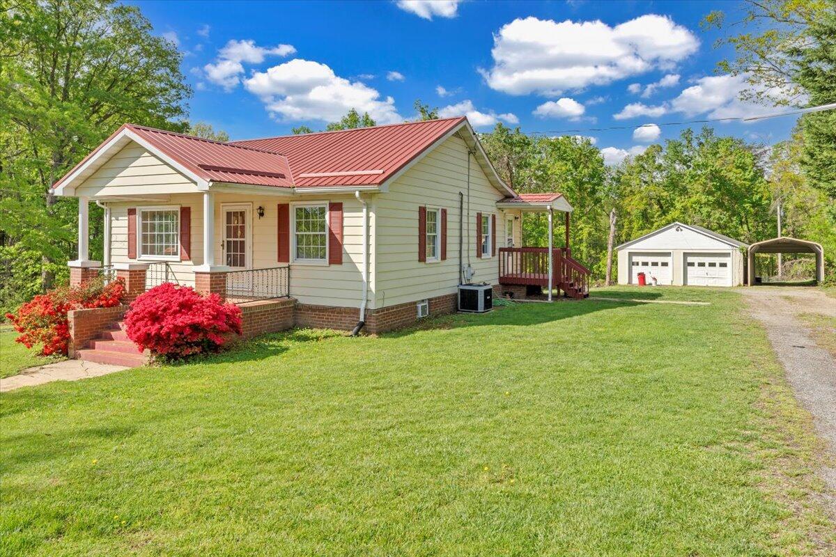 1054 Martin McNeil Road Salem, VA 24153 - Photo 3 of 32 30-MIB02733
