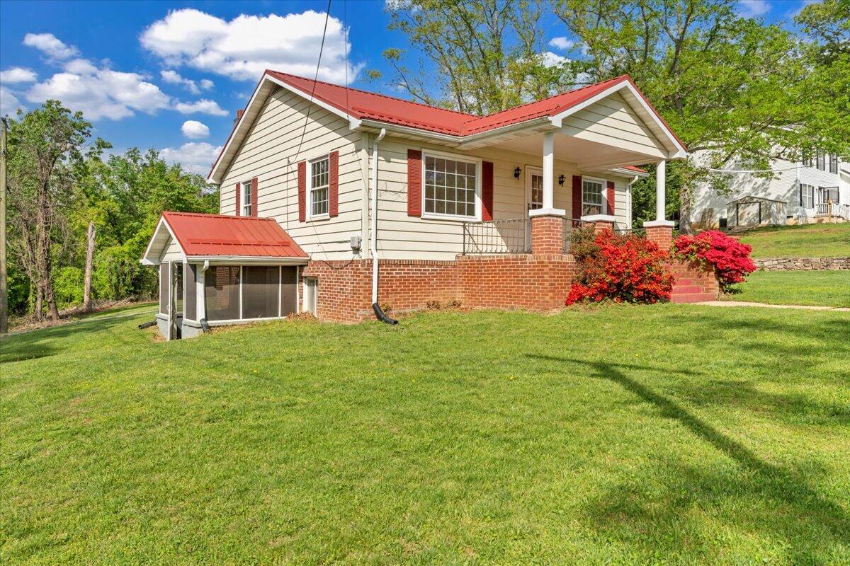 1054 Martin McNeil Road Salem, VA 24153 - Photo 31 of 32 31-MIB02742