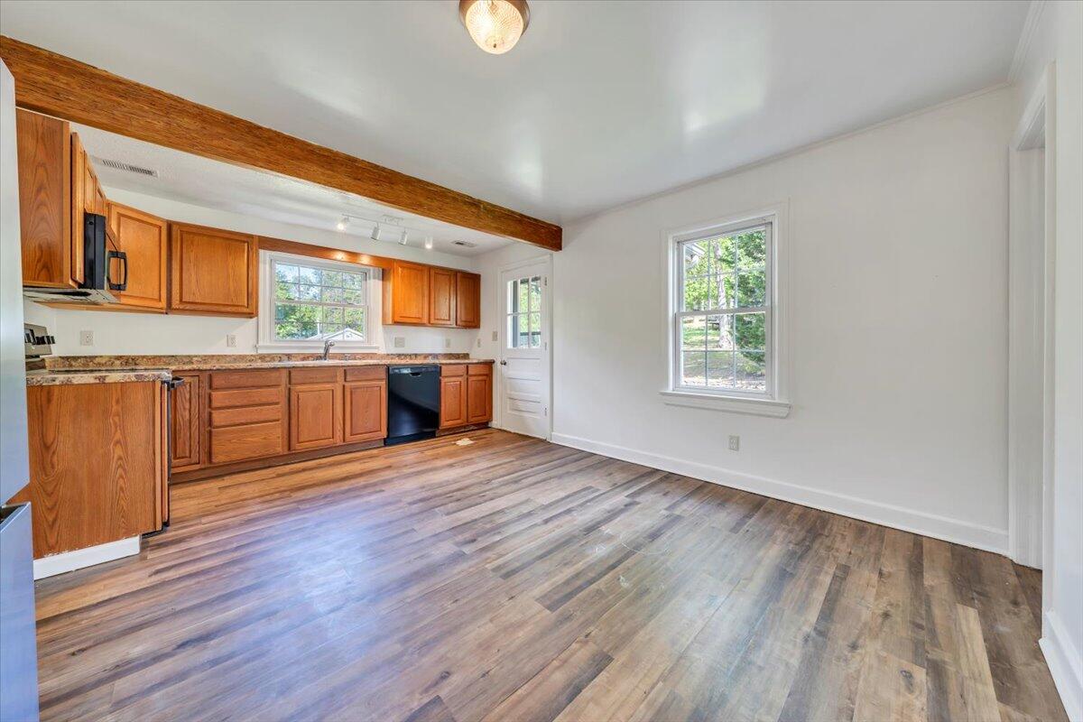 1054 Martin McNeil Road Salem, VA 24153 - Photo 10 of 32 08-MIB02676