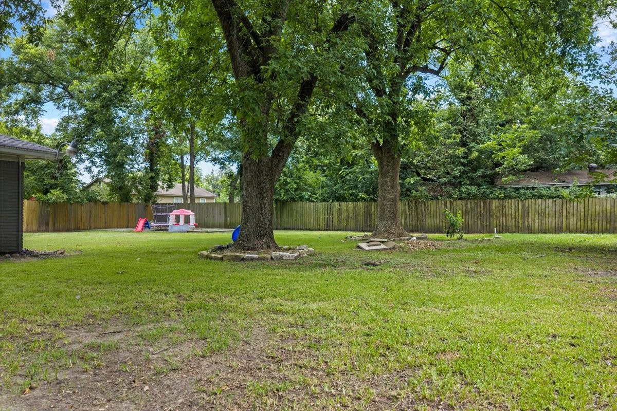 2402 Hodges Street Baytown, TX 77521 - Photo 4 of 37