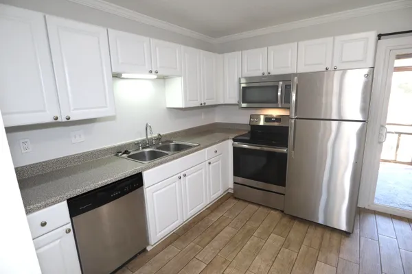 $1,700 | 1721 Boone Hall Drive, Unit J61, Charleston, SC 29407