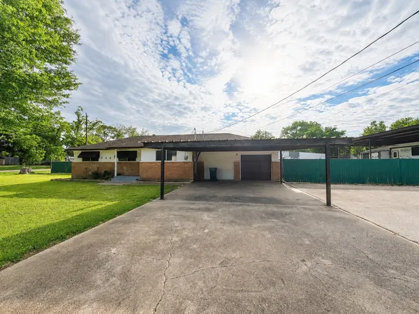 $1,700 | 2426 Dupont Street, Pasadena, TX 77503