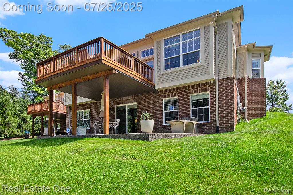 636 Mountain Circle Rochester Hills, MI 48306 - Photo 17 of 23