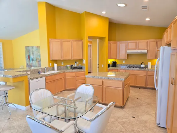 $645,000 | 67670 South Natoma Drive, Cathedral City, CA 92234