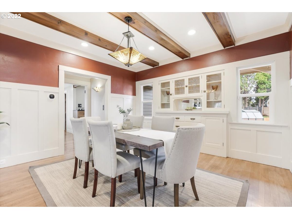 123 Shirley Street Molalla, OR 97038 - Photo 15 of 32 a view of a dining room with furniture window and wooden floor