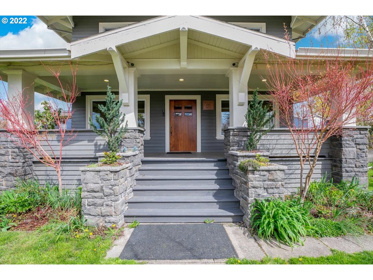 123 Shirley Street Molalla, OR 97038 - Photo 3 of 32 a view of a entryway door front of house
