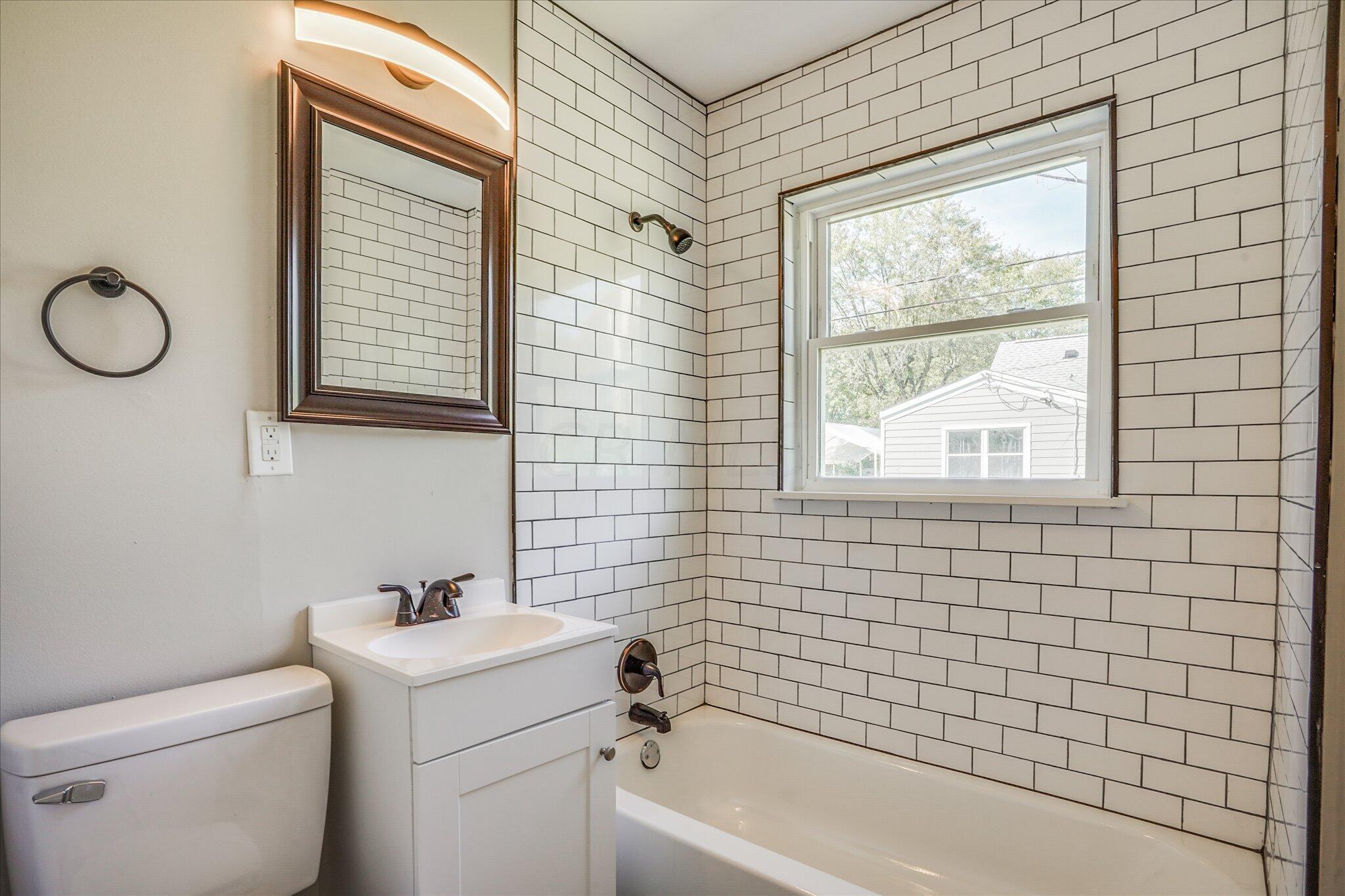 3045 Gerbert Road Columbus, OH 43224 - Photo 13 of 24 Gallery Image 13